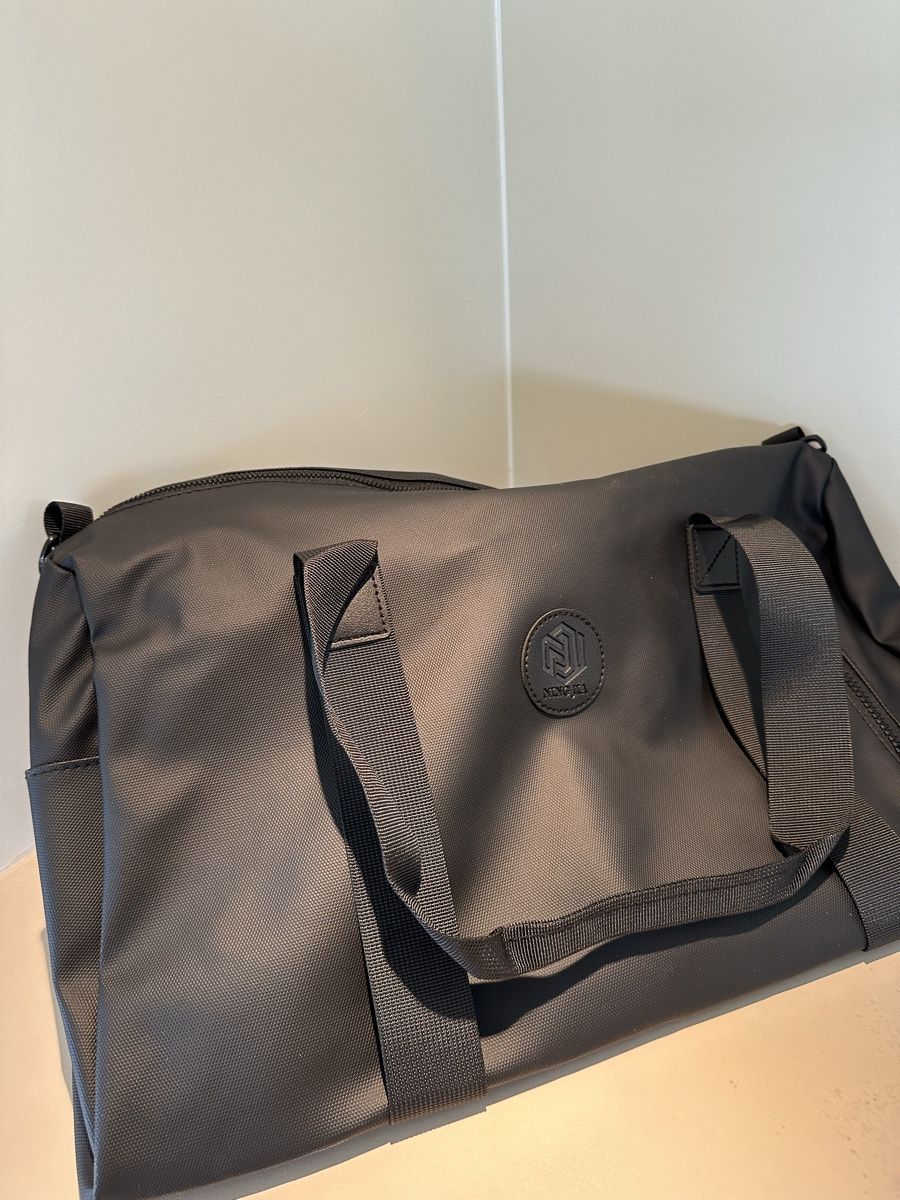 Borse: Schwarze Sporttasche brandneu – Nuovo e nell'imballaggio originale da Birmenstorf AG venduto da FloS4