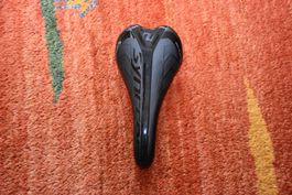 VELO SATTEL SYNCROS SEHR LEICHT