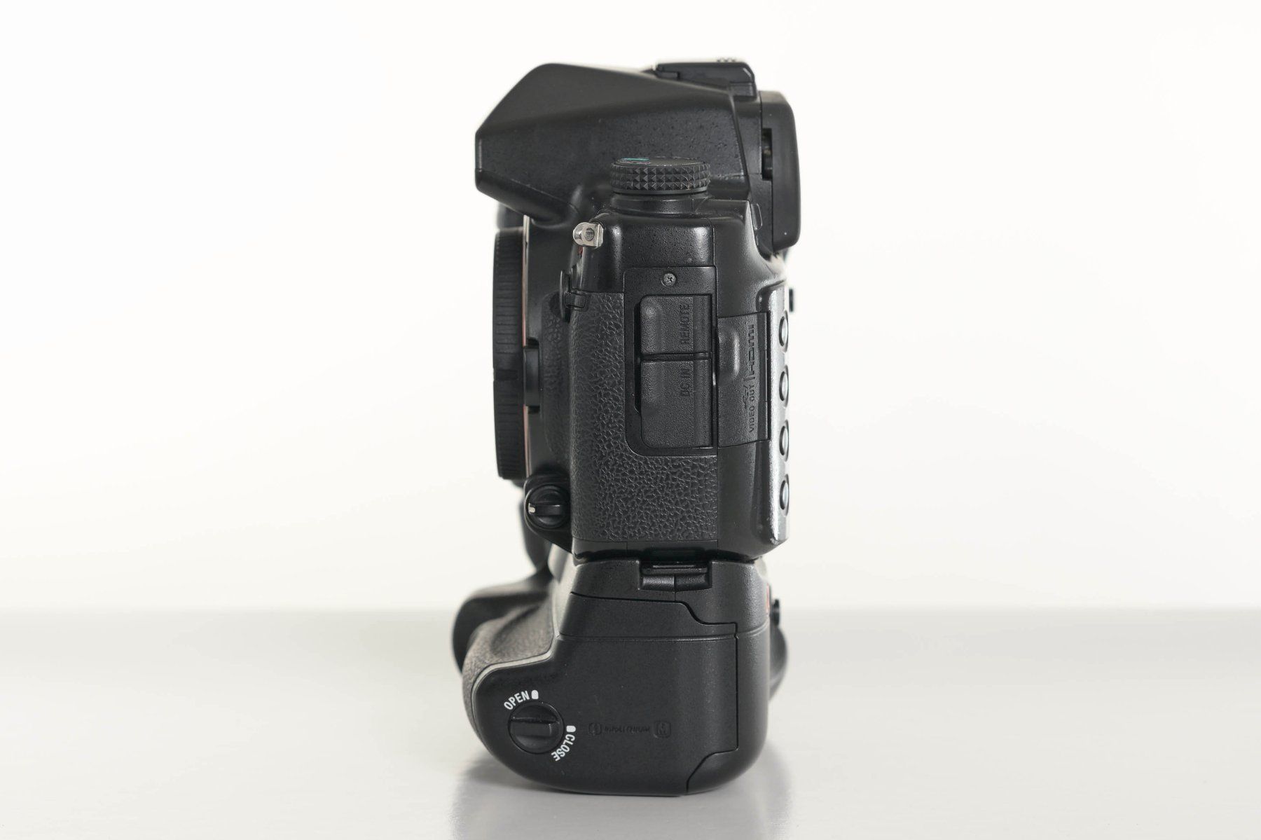 Sony Appareil photo: Sony Alpha 900 inkl. VG-C90 – D'occasion à Wädenswil par tevyag 2