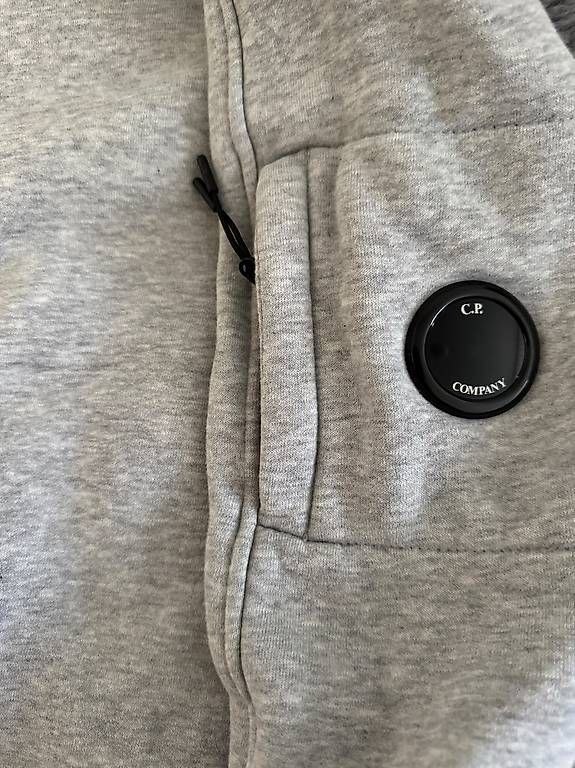 Pullover & Sweatshirts: CP. Company Pullover (S) – Gebraucht aus Wetzikon ZH von cet_6fbf 2