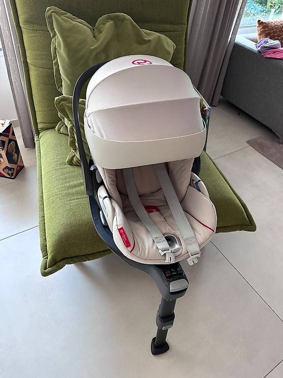 Seggiolini per auto: Cybex Kindersitz inkl. Base zu verkaufen – Usato da Lufingen venduto da adi4646 1