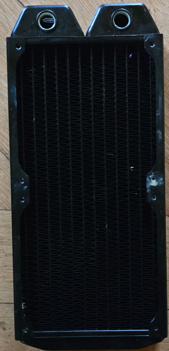 PCs: Wasserkühlung Radiator 240mm – Gebraucht aus Muri b. Bern von Sasma