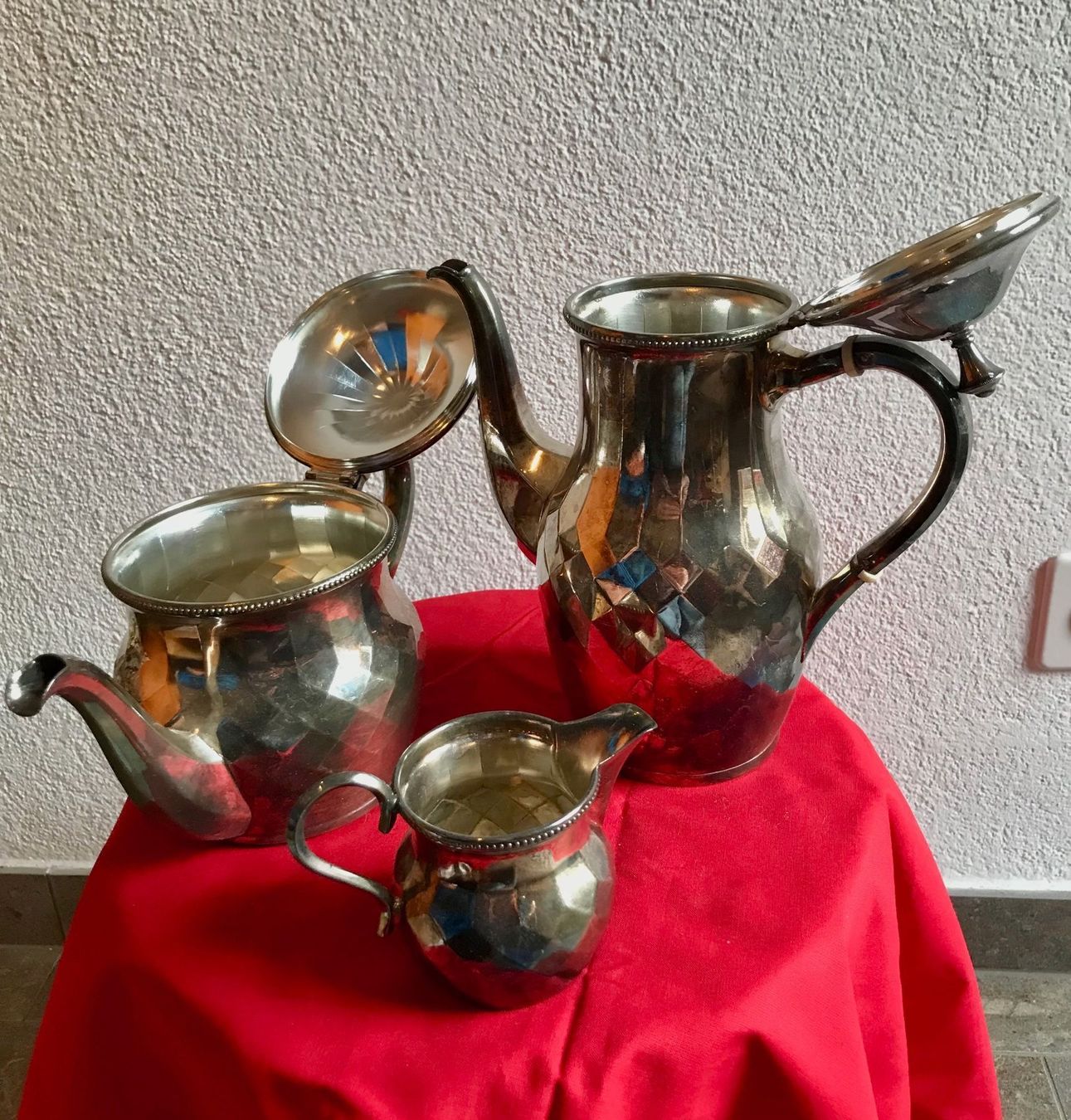 Théières: ENSEMBLE THEIERE CAFETIERE ET POT A LAIT – D'occasion à Losone par courrier 1