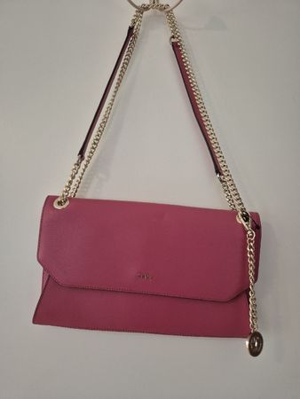 Sac DKNY rose fuchsia bandoulière chaîne dorée - État neuf