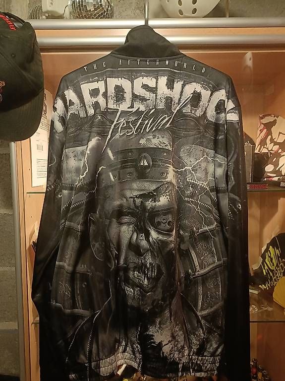 Giacche: Veste harmony, army of hardcore, hardshock  – Usato da La Roche FR venduto da zan_29yx 2