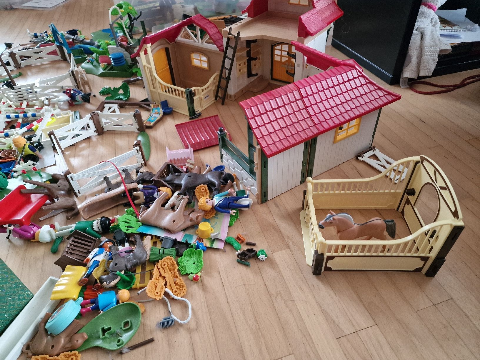 Playmobil Giocattoli: Playmobil Pferdehof Set – Usato da Sempach venduto da Cleo1981 5