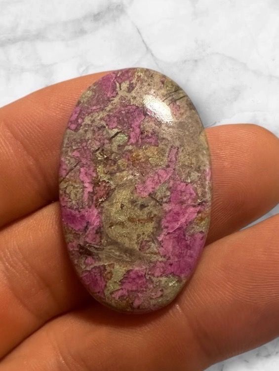 Minerali & Pietre curative: Cobalto Calcit Cabochon, 45ct – Nuovo e nell'imballaggio originale da Männedorf venduto da CabochonExceptionnel