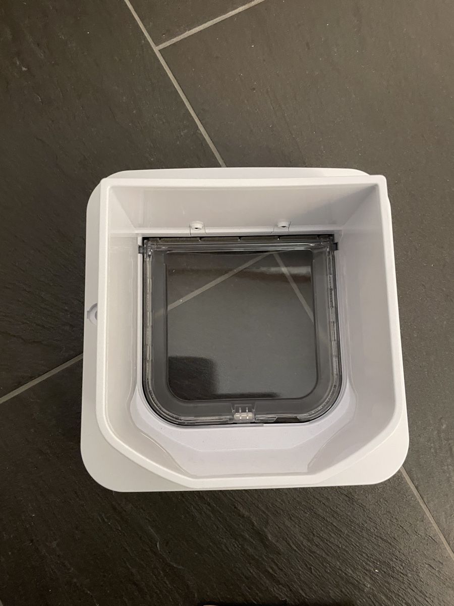 Gattaiole: Katzenklappe Sureflap mit Montagering neu – Nuovo (secondo la descrizione) da Tägerig venduto da Maike4180 4