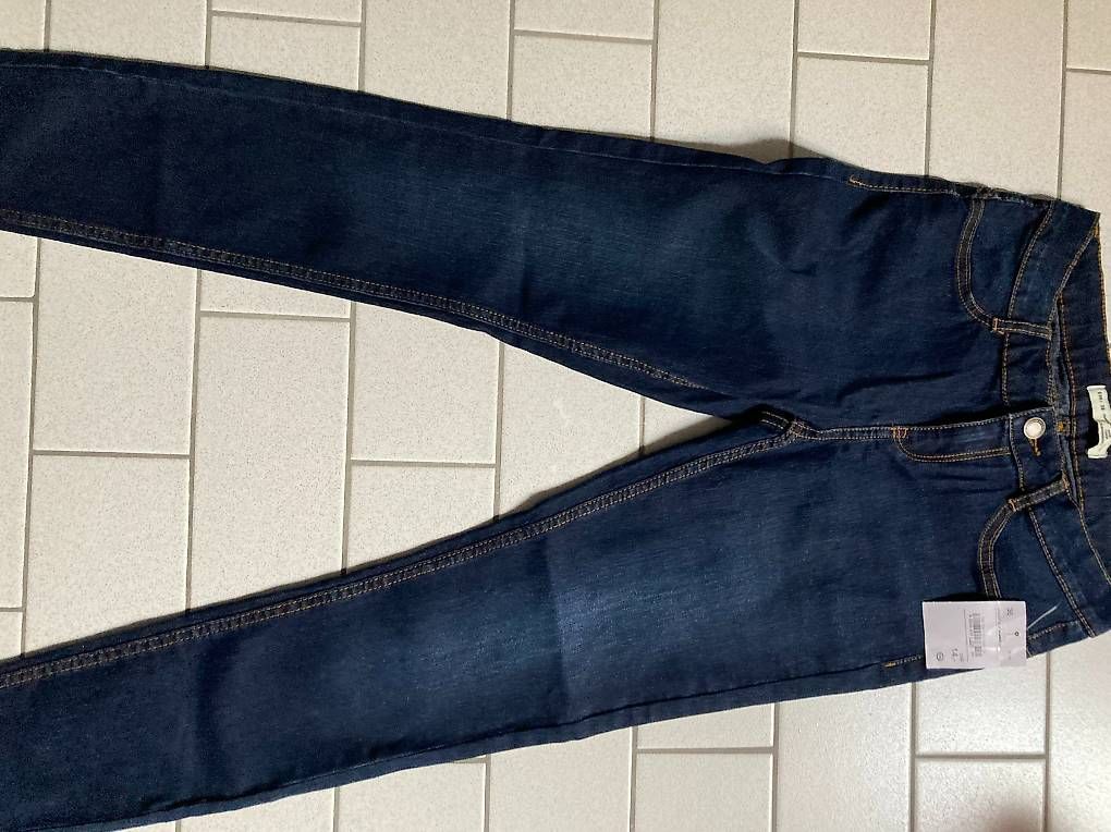 Jeans: Jean neuf avec étiquette, taille 34/36 – Usato da Lausanne 26 venduto da anaxena 1