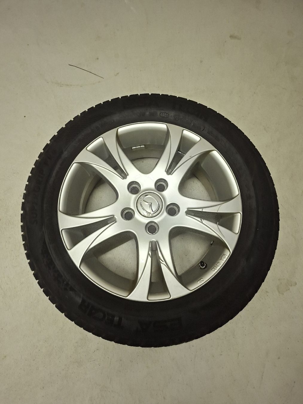 Mazda Pneumatici & Ruote complete: Mazda 3  4 Winterpneu mit Felgen. – Usato da Benzenschwil venduto da Aki59