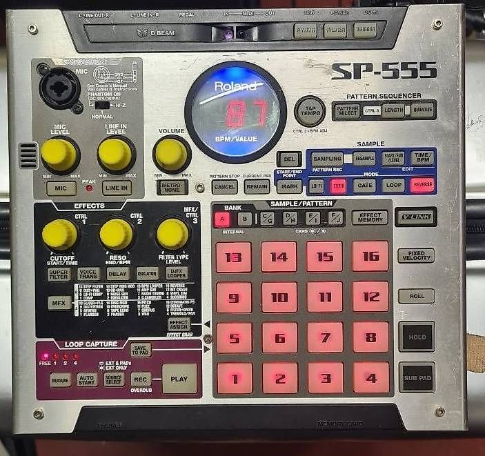 Roland Strumenti musicali: SP-555 Roland Sampler – Usato da Basel venduto da Buettibert
