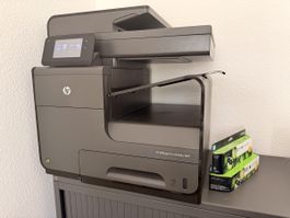 HP Officejet Pro X576dw MFP + 2 neue XL-Patr.(9333 Seiten!)