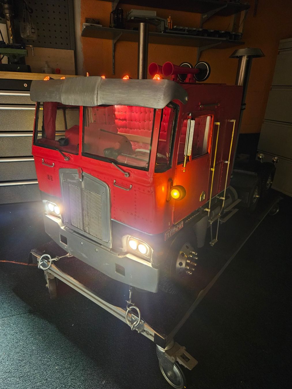 Kit di modellismo & Modellini statici: 1/4   Kenworth k100 Maquette – Usato da Bevaix venduto da Tuckers 2