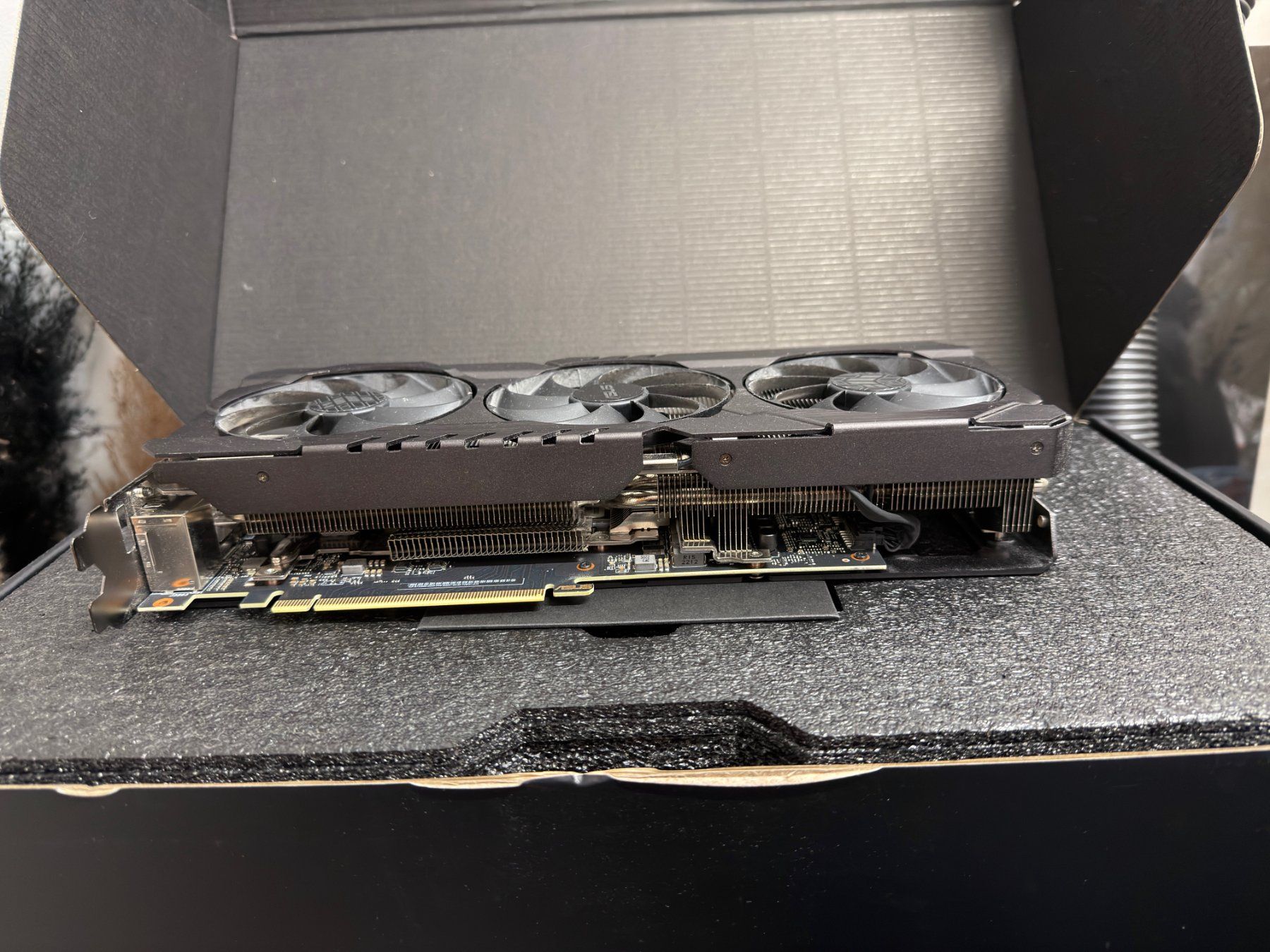 Asus Schede grafiche: ASUS GeForce TUF RTX 3090 Gaming – Usato da Kloten venduto da EsTe01 2