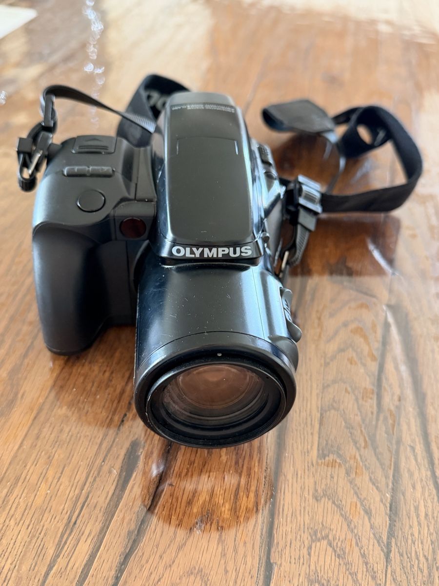 Olympus Fotocamera: Olympus IS-1000 Spiegelreflexkamera mit Zoomobjektiv – Usato da Zürich venduto da Gadgets2020 2