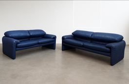Canapé 2 places attribué à Cassina, style Maralunga