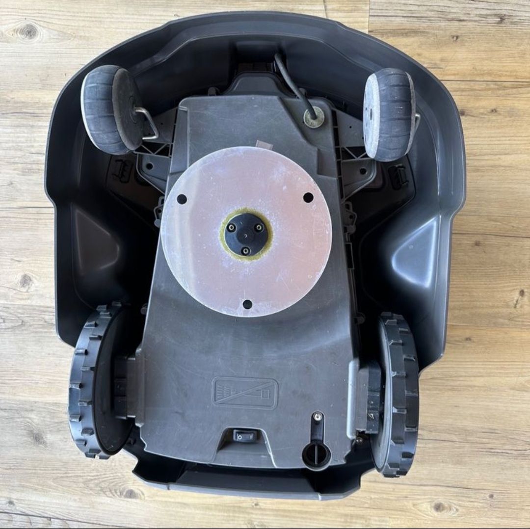 Husqvarna Tagliaerba: Husqvarna Automower 310 – Difettoso da Rüschlikon venduto da Domi7 2