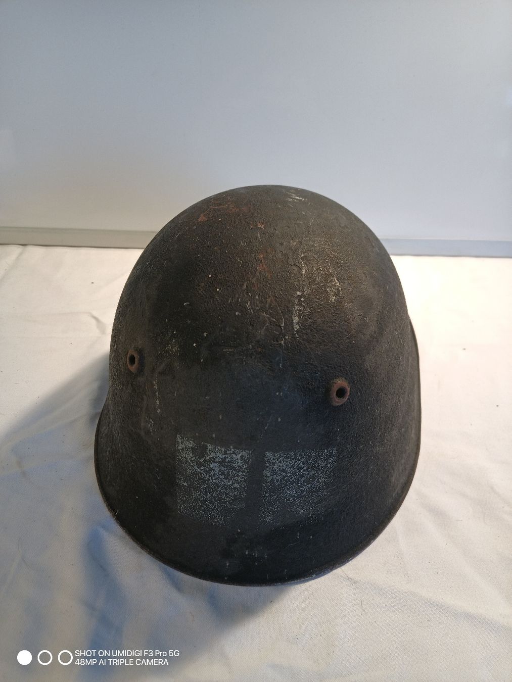 Schweizer Armee Uniformi & Effetti personali: Helm alt mit Leder Innenfutter Stahlhelm Militär  – Usato da Aarwangen venduto da to-hirschi 2