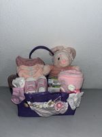Geschenk-Korb für Baby Mädchen, Kleider Gr. 50-56, Top!