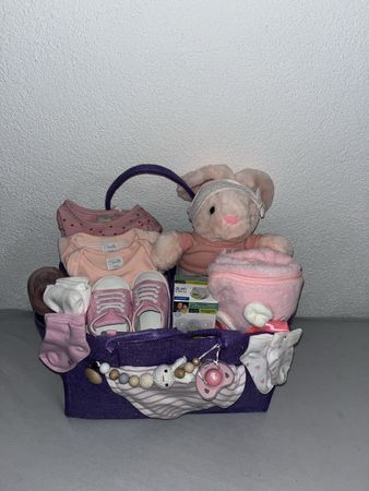 Geschenk-Korb für Baby Mädchen, Kleider Gr. 50-56, Top!
