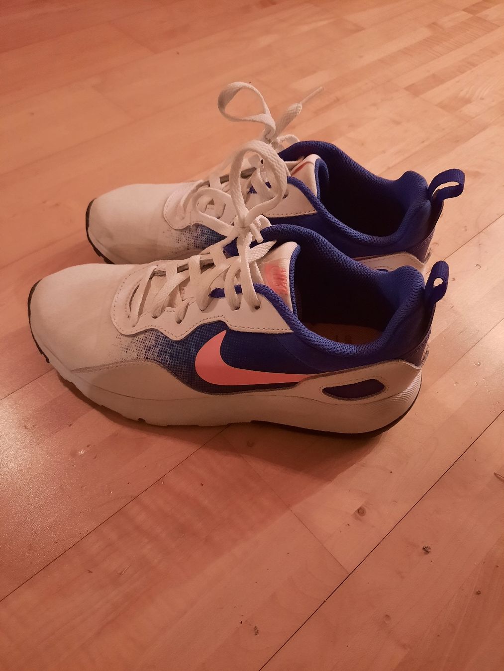 Chaussures femmes: Nike Turnschuhe wie neu – Neuf (Voir description) à Rüti ZH par 11120 1