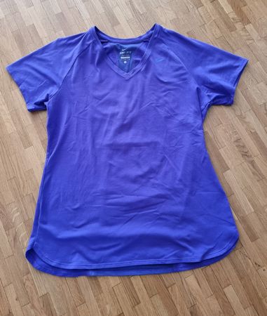 Tshirt sport femme Nike violet