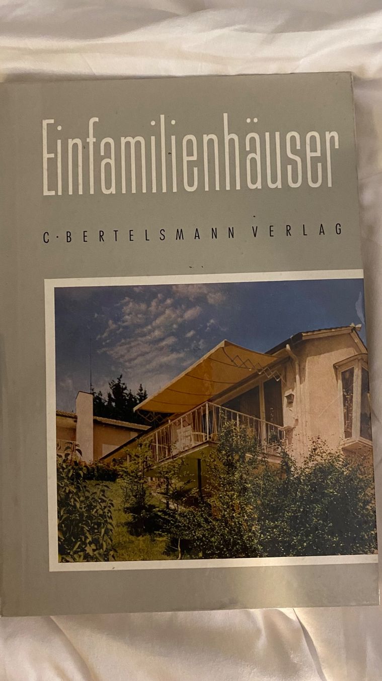 Libri: 92 Einfamilienhäuser Architektur Bertelsmann Verlag 1956 – Usato da Bern venduto da Ensadinado