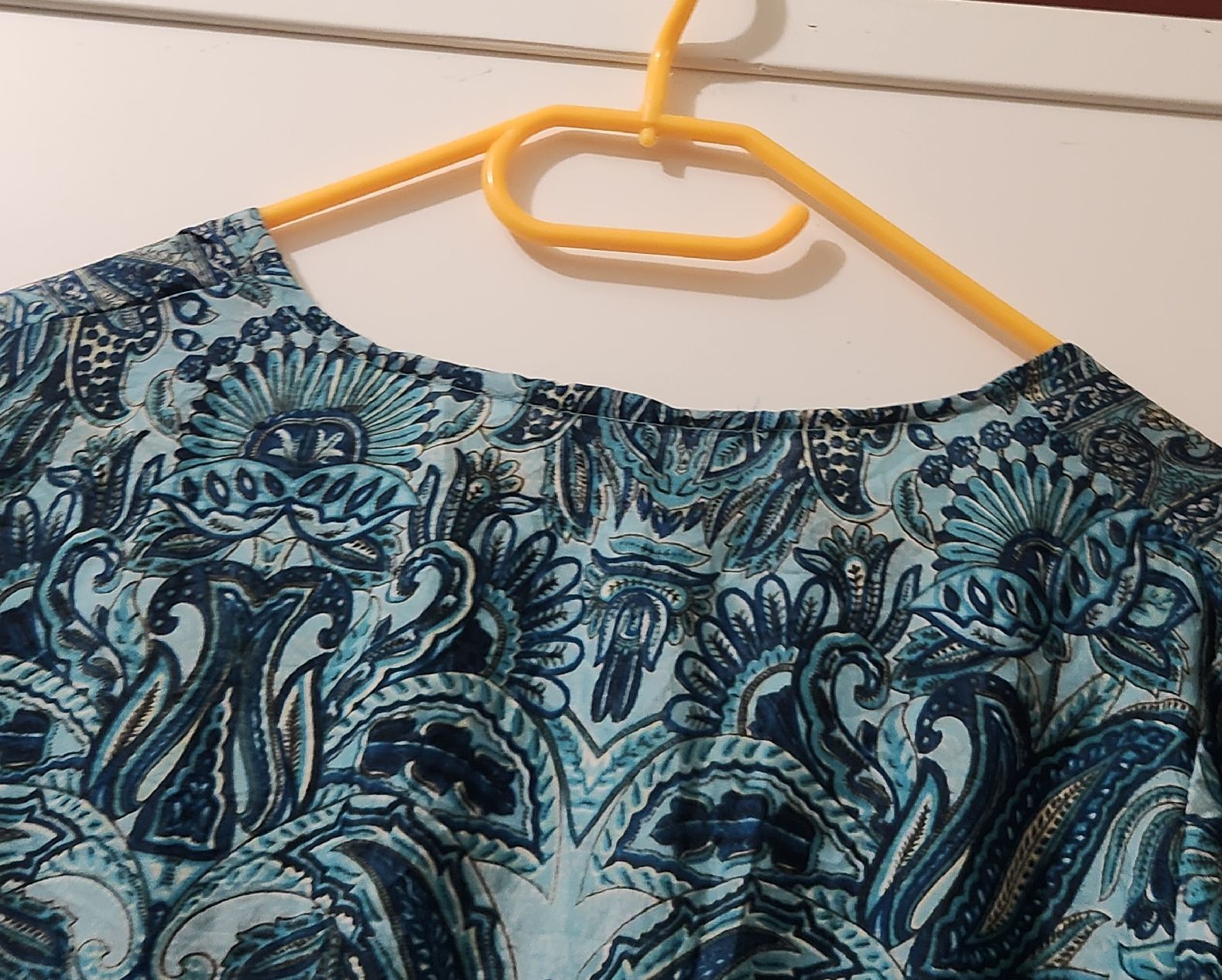 Vestiti: Robe imprimée bleue taille libre 90% soie 10% viscose – Usato da Niedergösgen venduto da Eva2410 4