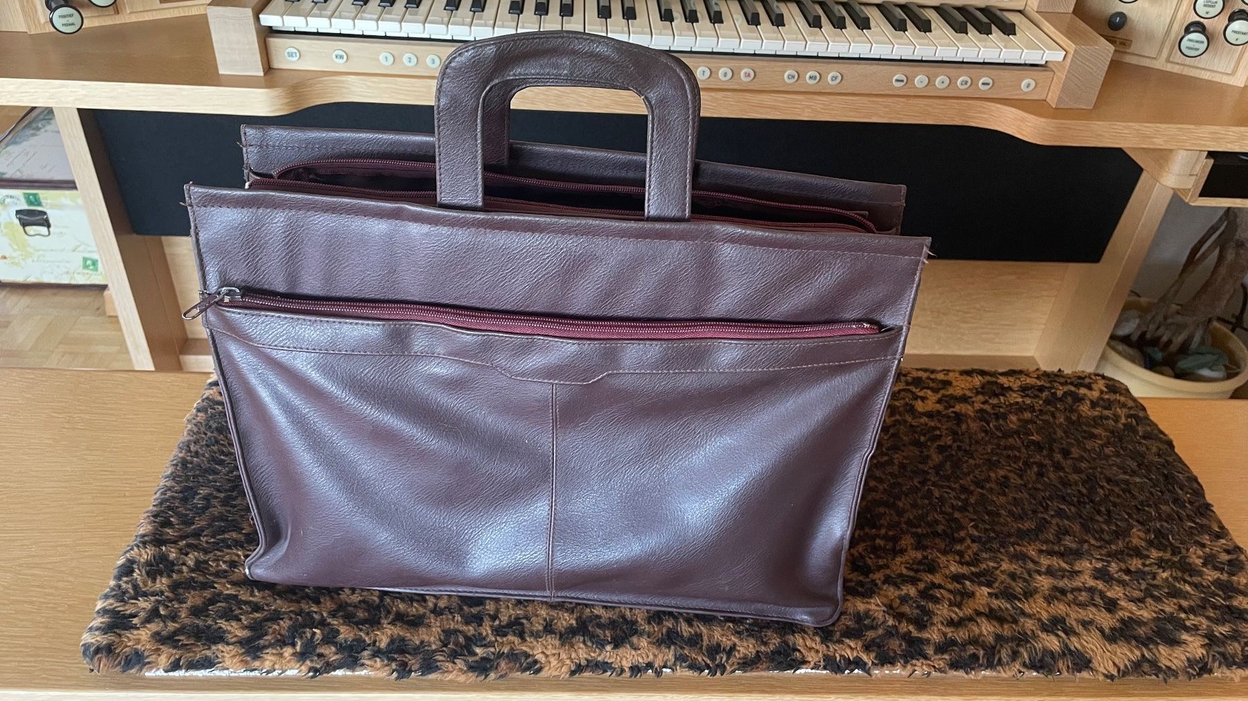 Valigie & Borse: Organistin- / Weiterbildungstasche – Usato da Berg TG venduto da hus_jc8y