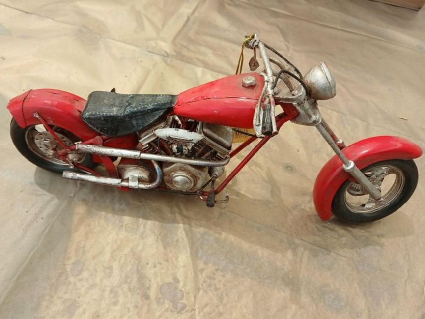 Kits de montage: Schöner roter Chopper – Neuf (Voir description) à Richenthal par Chatfreak 1