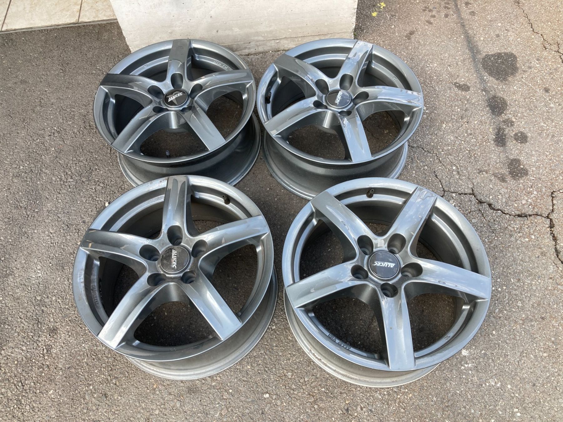 BMW Cerchioni: BMW Alufelgen – Usato da Cham venduto da WB2223
