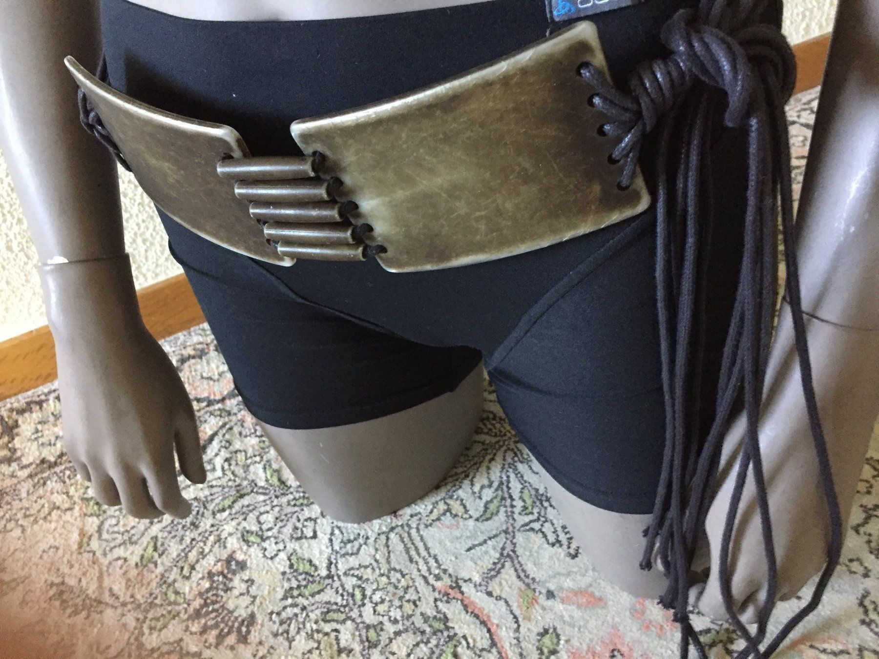 Cinture: Bindegürtel mit Metall Deko-Elementen – Nuovo (secondo la descrizione) da Adliswil venduto da eri.40 6
