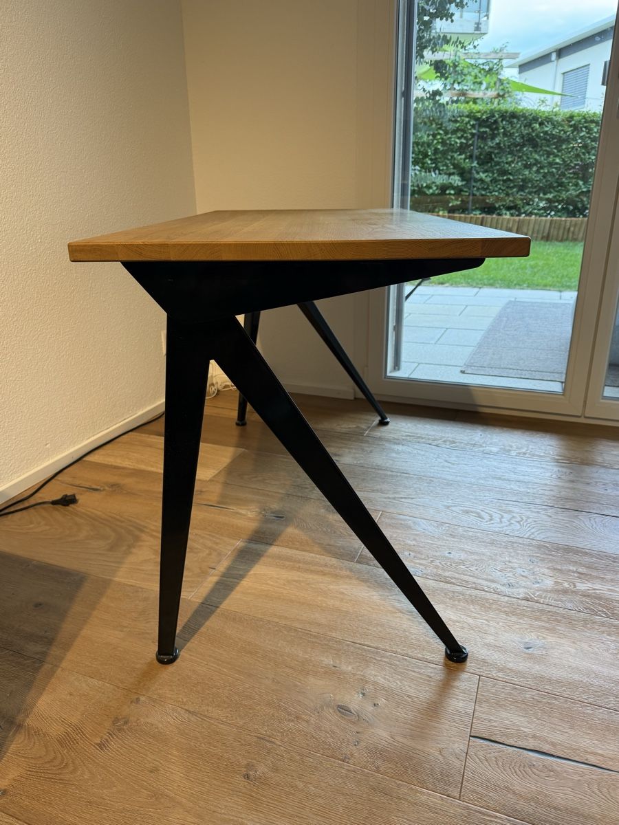 Vitra Scrivanie: Vitra Compas Direction Schreibtisch Eiche natur/schwarz – Usato da Alpnach Dorf venduto da mctaxi 5