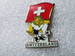 Ansteckpin 33: Uefa Euro 1996 Maskottchen Goliath Schweiz