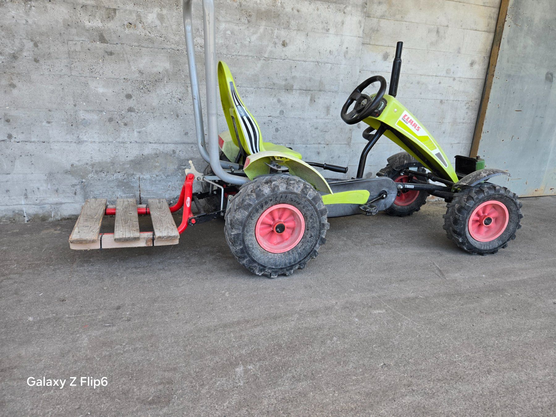 Veicoli per bambini: Berg Traktor mit diversem Zubehör – Usato da Weesen venduto da Lenco1 3