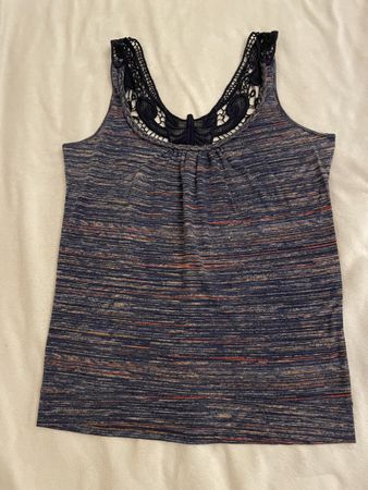 Pull&Bear Top Grösse S mit Spitze Schmetterling guter Zustan