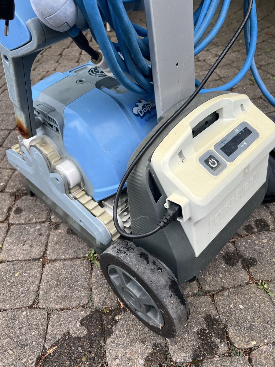 Dolphin Schwimmbad-Zubehör: Dolphin Supreme M5 Poolroboter – Gebraucht aus Aarau von and_8lr6 3