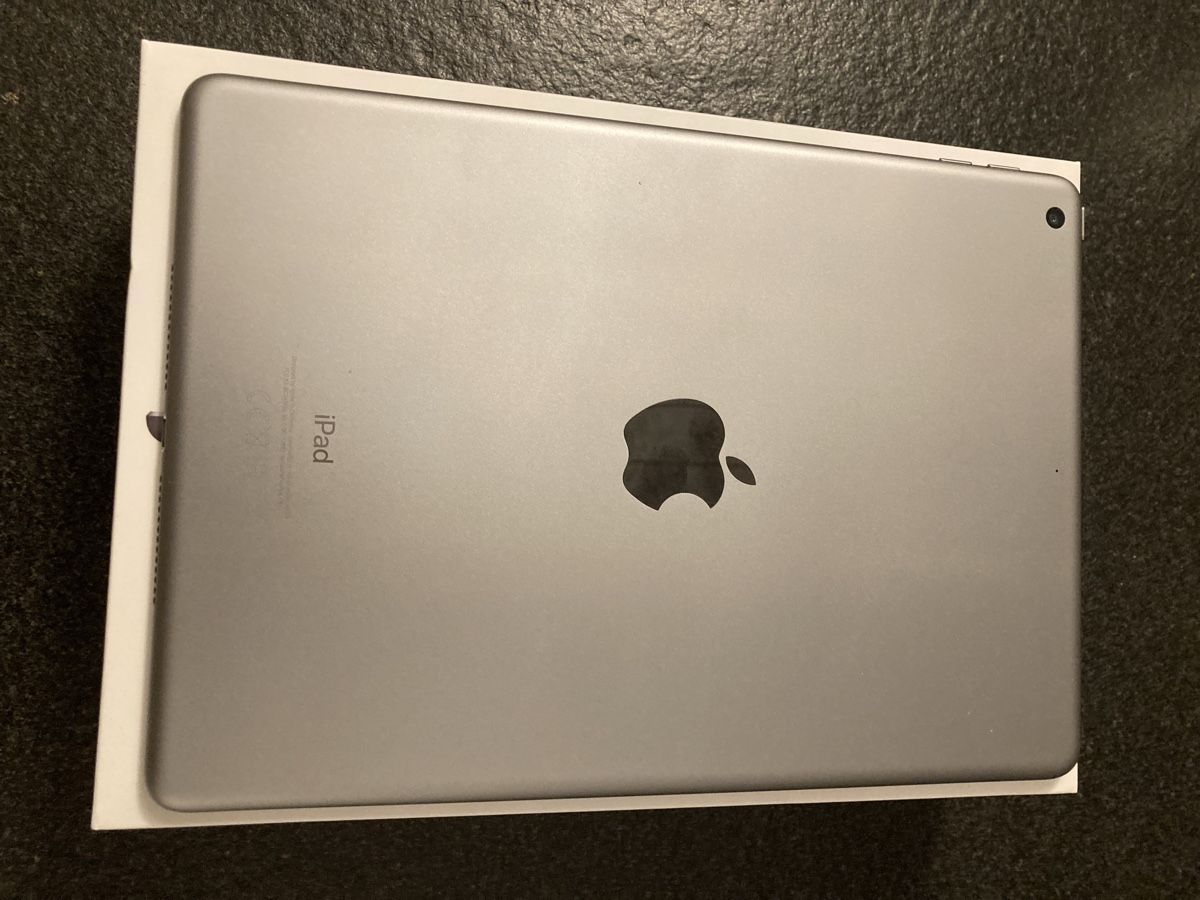 Apple Tablet PC: IPad 6. Generation 32GB – Gebraucht aus Wald ZH von Aopus 3