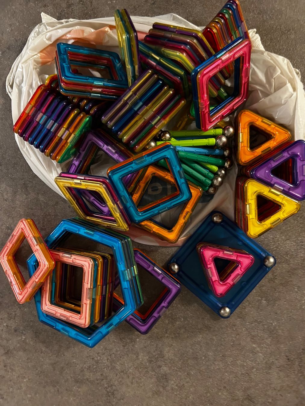 Magnets: Magnet Spielzeug – D'occasion à Ennetbaden par olgaadam