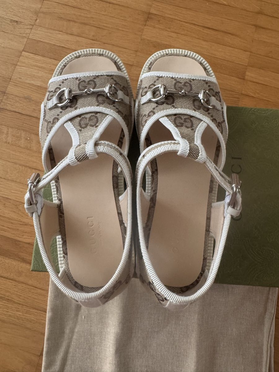 Gucci Chaussures garçon: Gucci GG canvas Kinder Sandale Gr.33 – Neuf avec emballage d'origine à Pfäffikon SZ par EMMA0111 1