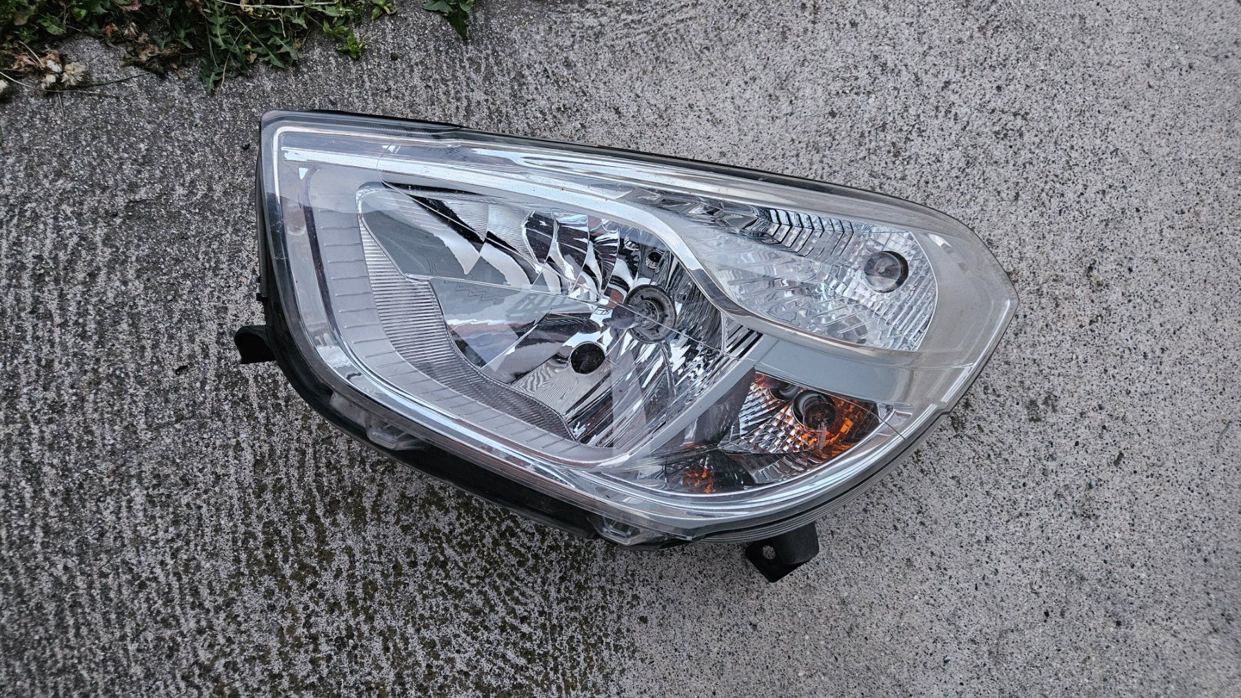 Fari: Dacia Dokker Scheinwerfer Links – Difettoso da Sarnen venduto da Profi3