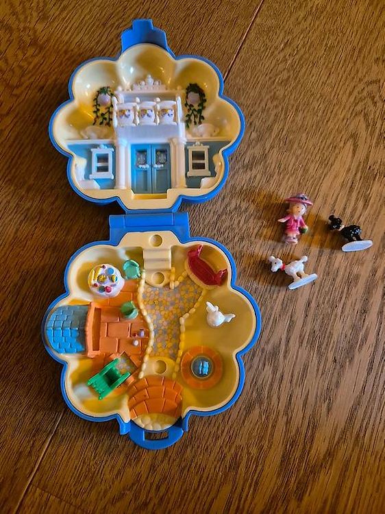 Fifi's parisian apartment Polly Pocket 1990