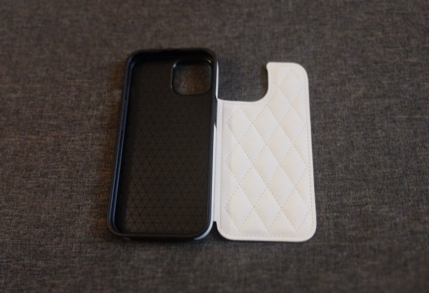Apple Cover & Protezioni schermo: Magnetische Wallet für iPhone 15 Pro Max – Nuovo (secondo la descrizione) da Lausanne venduto da KUNKI-DESTOCK