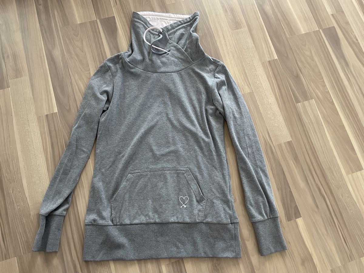 Pullover & Sweatshirts: Pullover Gr M – Gebraucht aus Elsau von Lusmus13