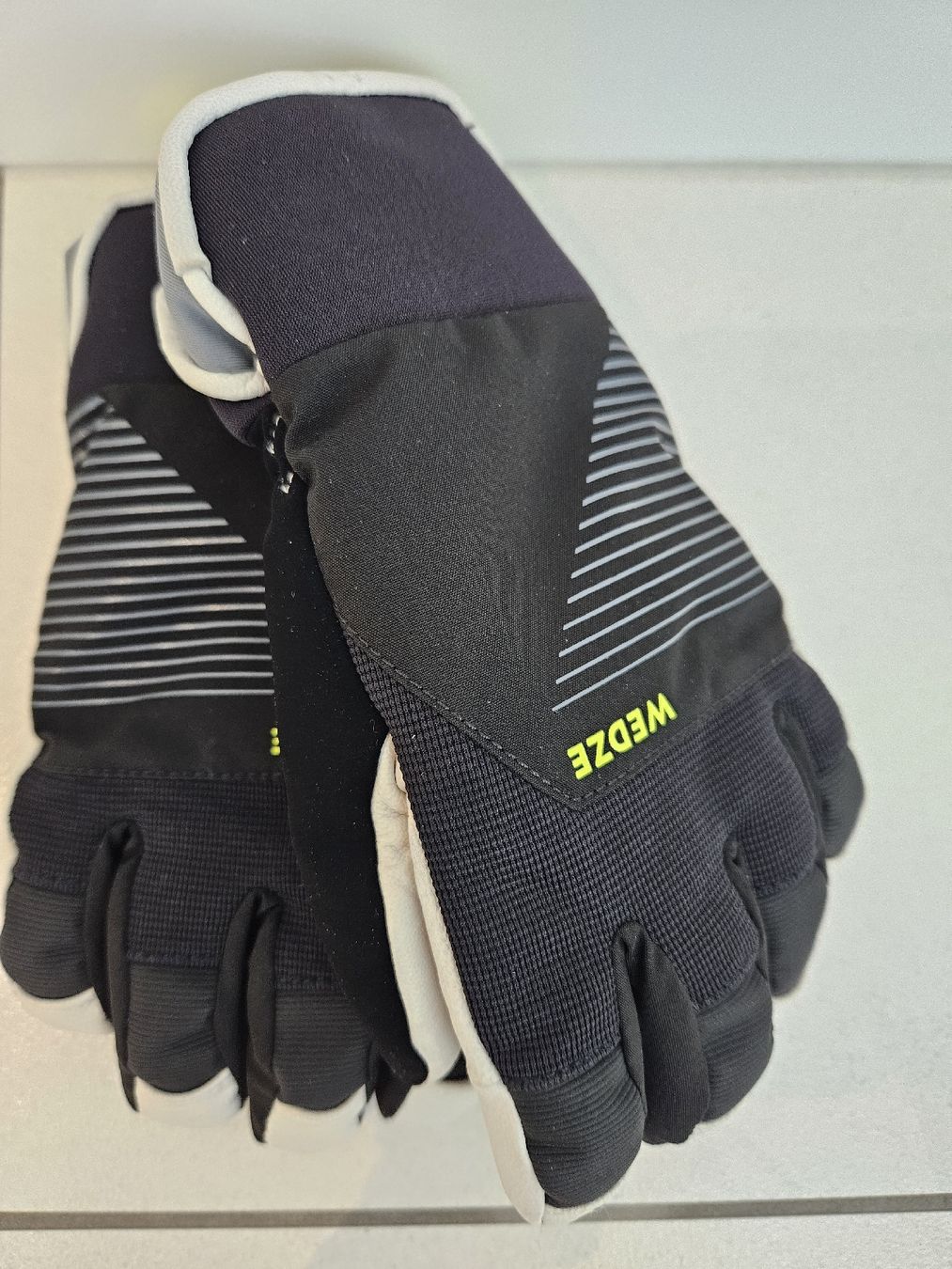 Decathlon Skis: Skihandschuhe Kinder warm wasserdicht - 900 schwarz – Gebraucht aus Oftringen von Mrg3 1