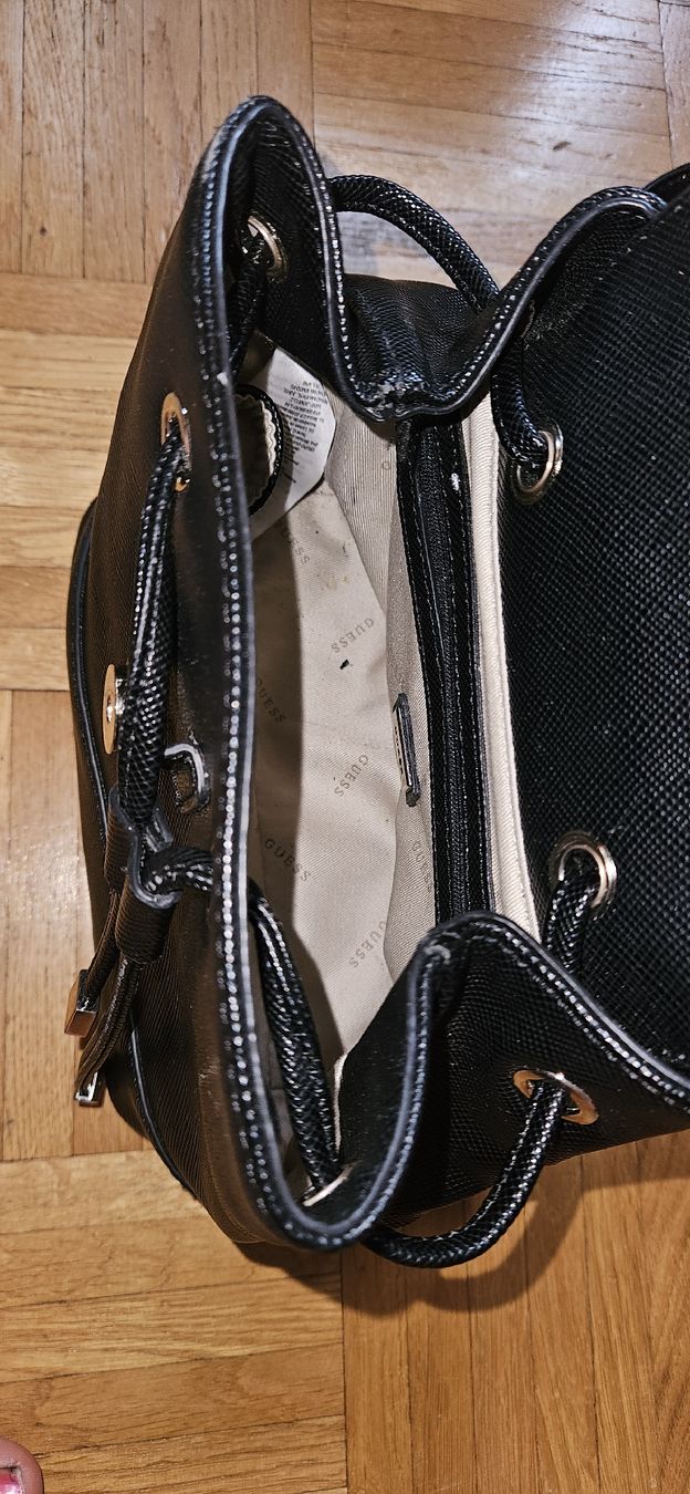 Guess Borse da donna: sac à dos guess – Nuovo (secondo la descrizione) da la tour-de-peilz venduto da Hibou82 4