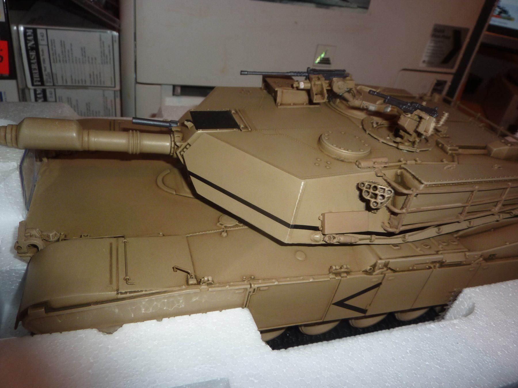 Modellbausätze & Standmodelle: M1A1 ABRAMS – Neu und originalverpackt aus Balsthal von bouteliee 4