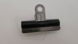 Pinza metallica