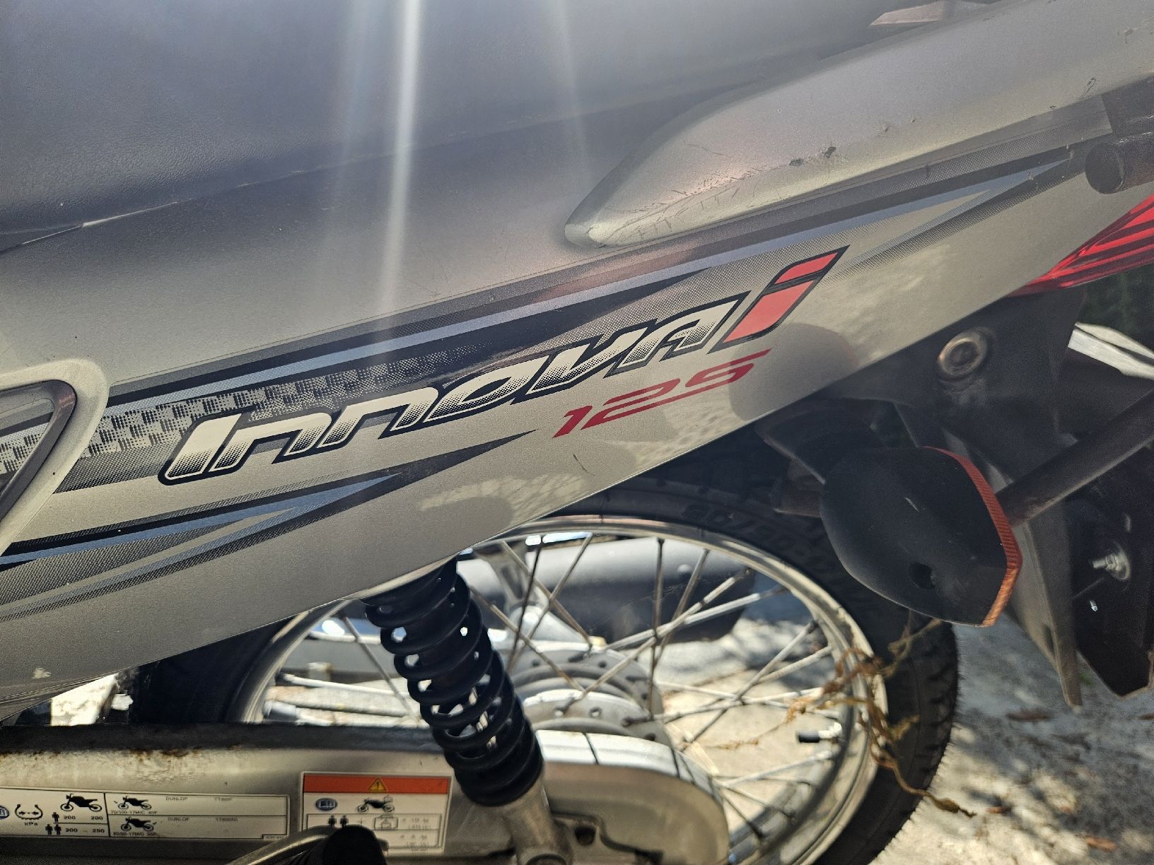 Honda Strasse: Honda Innova 125 Roller Silber – Gebraucht aus Büren zum Hof von Swidmer0 2