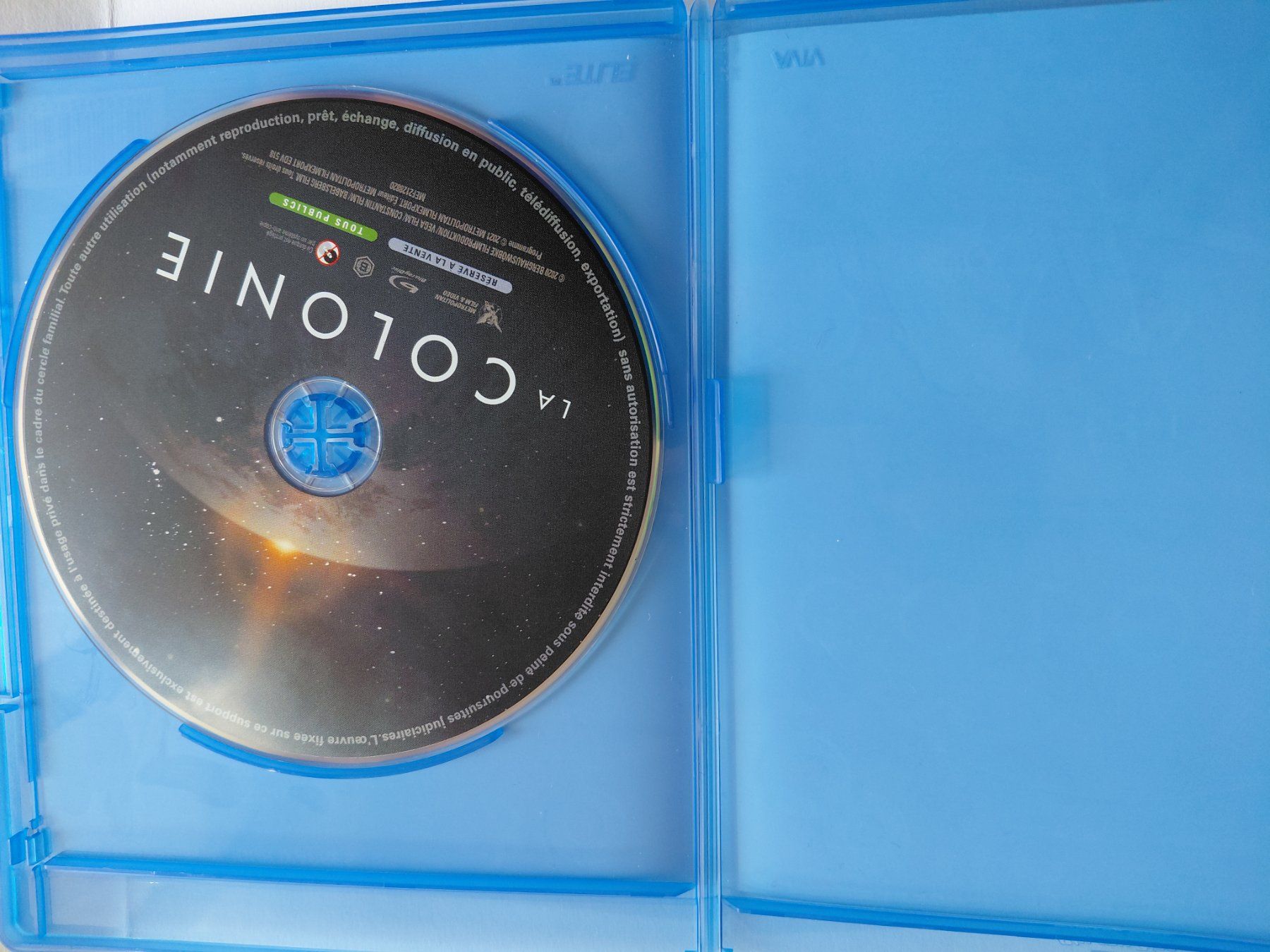 Tutti i DVDs: LA COLONIE – Usato da Denges venduto da Hellboy10 3